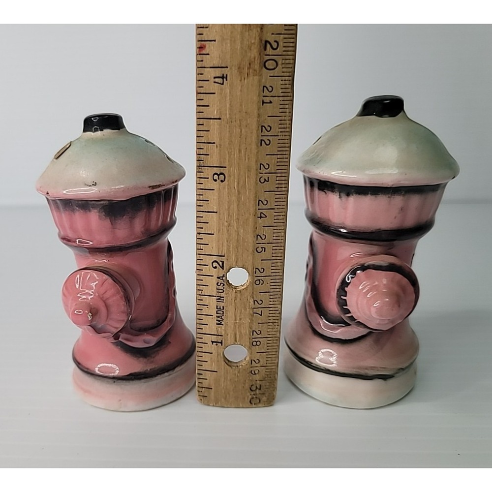 Vintage Pink & Black 3‎ 1/2" Fire Hydrant Salt & Pepper Shakers Made in Japan - Picture 4 of 6
